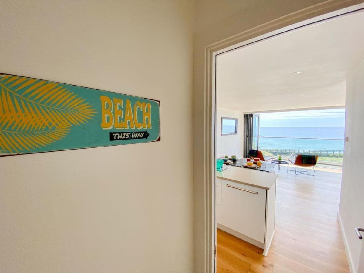 Sunset Waves Sea View Apartment Featuring Panoramic Views & Parking Newquay  Exterior photo