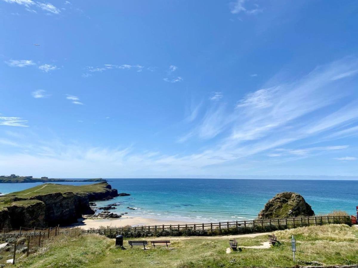 Sunset Waves Sea View Apartment Featuring Panoramic Views & Parking Newquay  Exterior photo