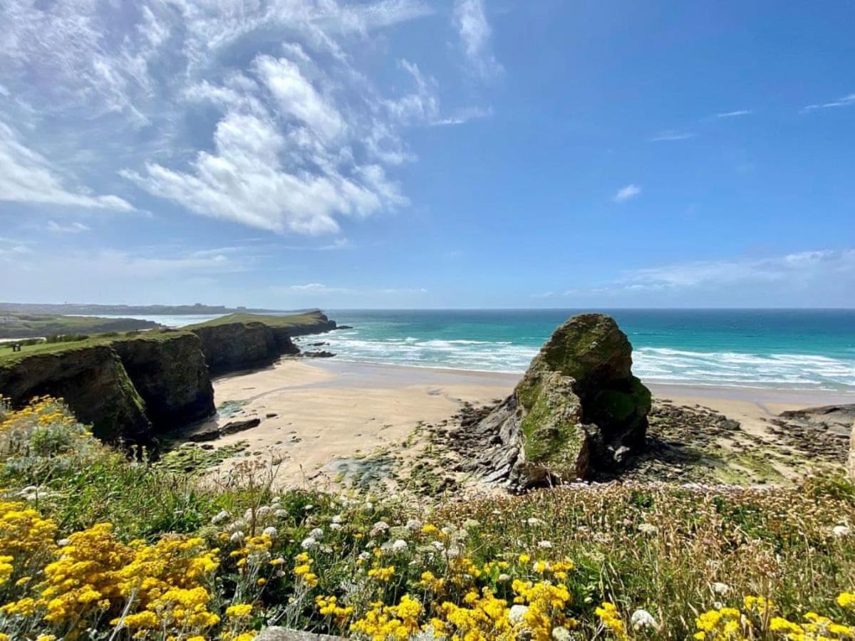 Sunset Waves Sea View Apartment Featuring Panoramic Views & Parking Newquay  Exterior photo