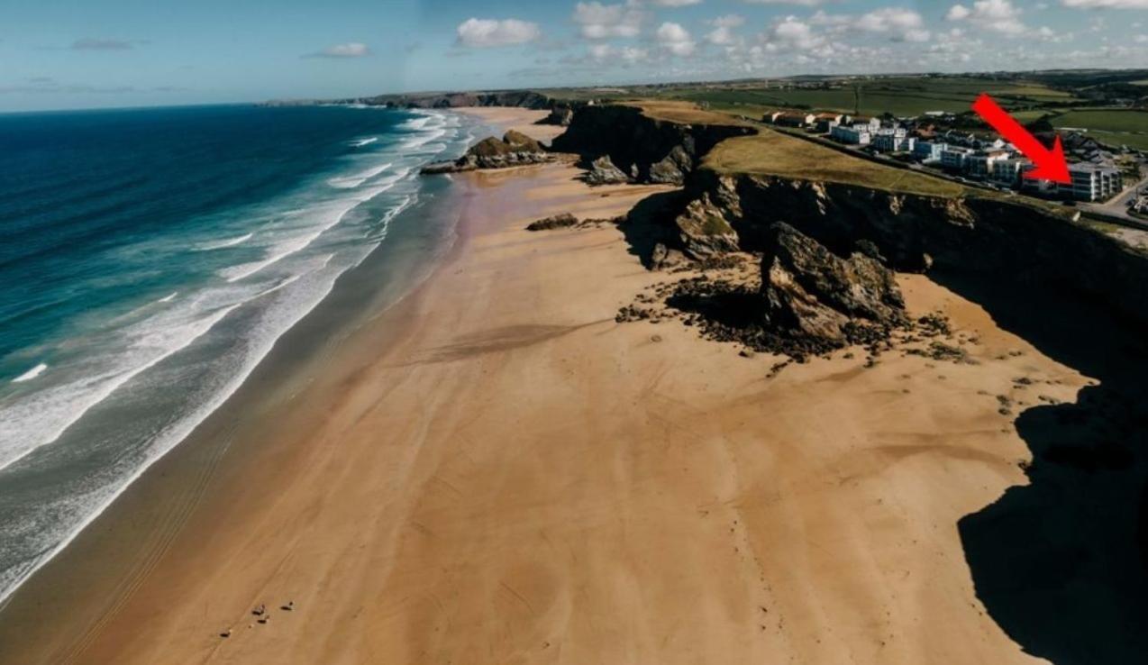 Sunset Waves Sea View Apartment Featuring Panoramic Views & Parking Newquay  Exterior photo